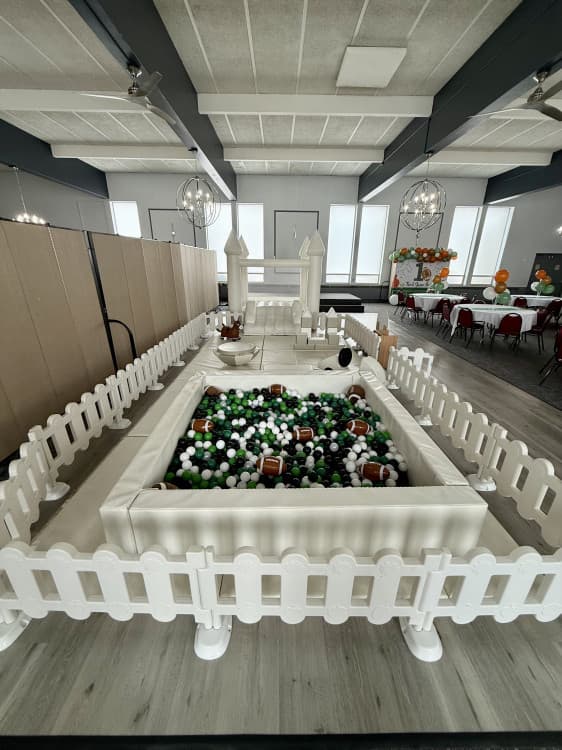 Softplay with Large Ball Pit & Small Bouncer