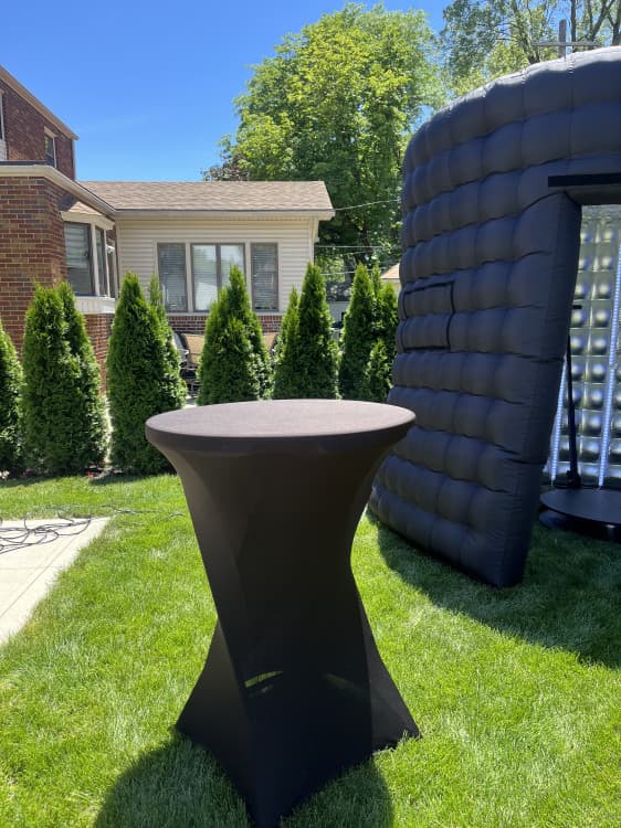 Cocktail Table Linen (Black)