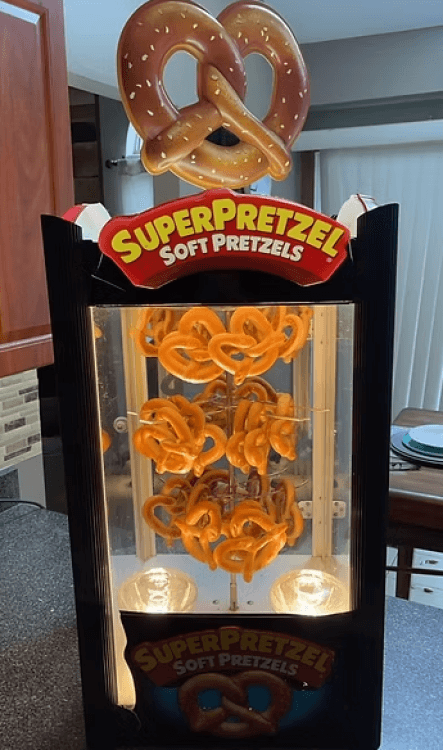 Super Pretzel Soft Pretzel Warmer